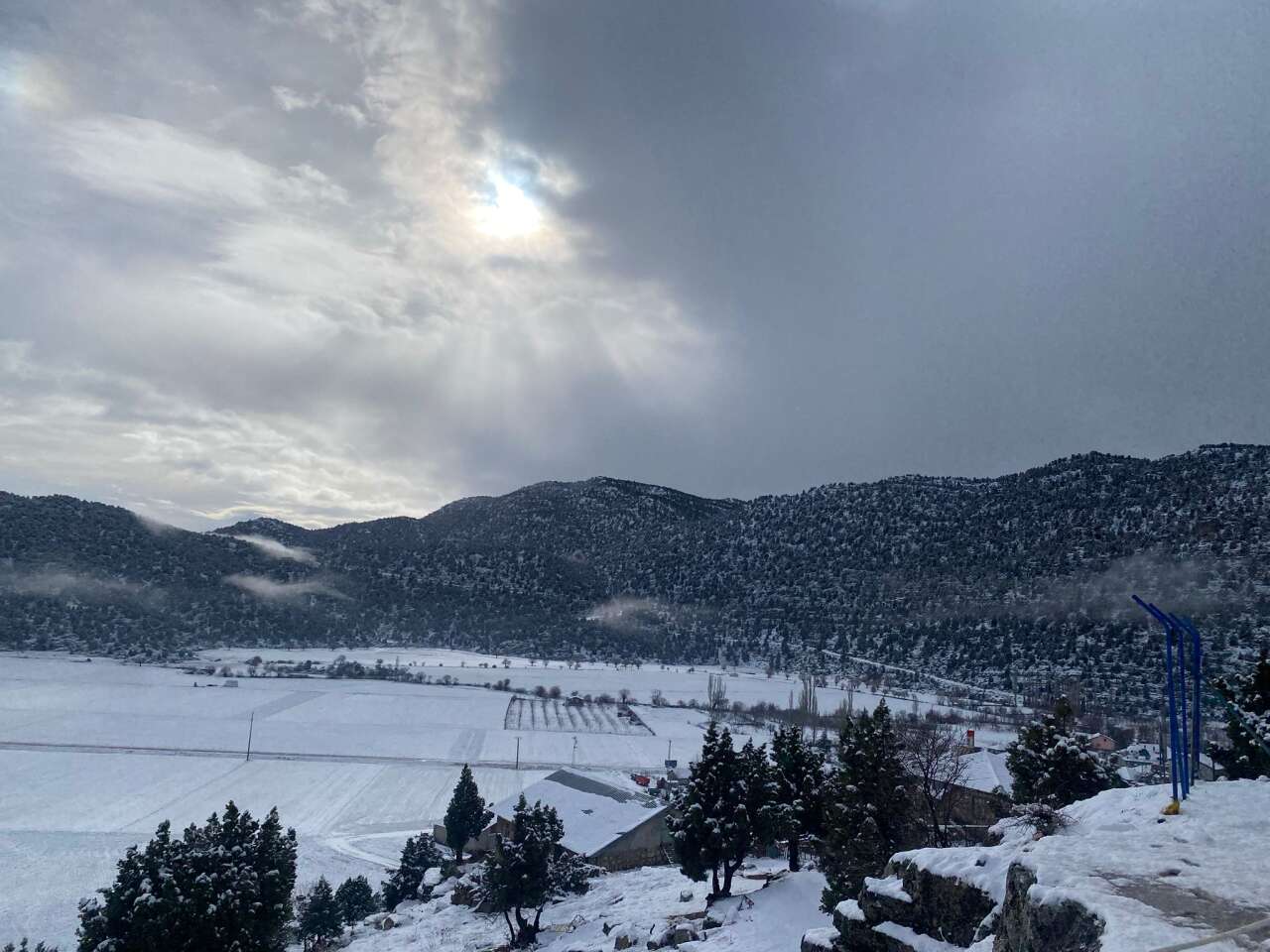 Seydişehir’e beklenen kar geldi! Konya’nın ünlü parkından kış masalı kareler 11